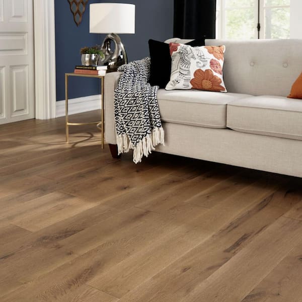 Castlebury Weathered Cottage White Oak 3/4 in. T x 5 in. W Wire Brushed Solid Hardwood Flooring (20 sq. ft./Case)