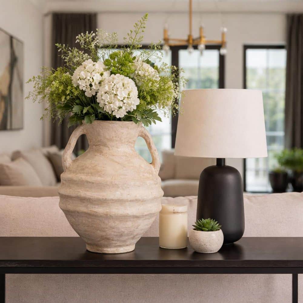 AMPHORA WHITE (midium) 花瓶 white-liv-skye-vases-18236-02-