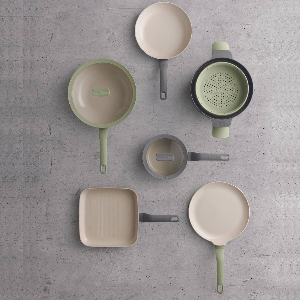 Gray Nonstick Ceramic Pancake Pan with Recycled Aluminum