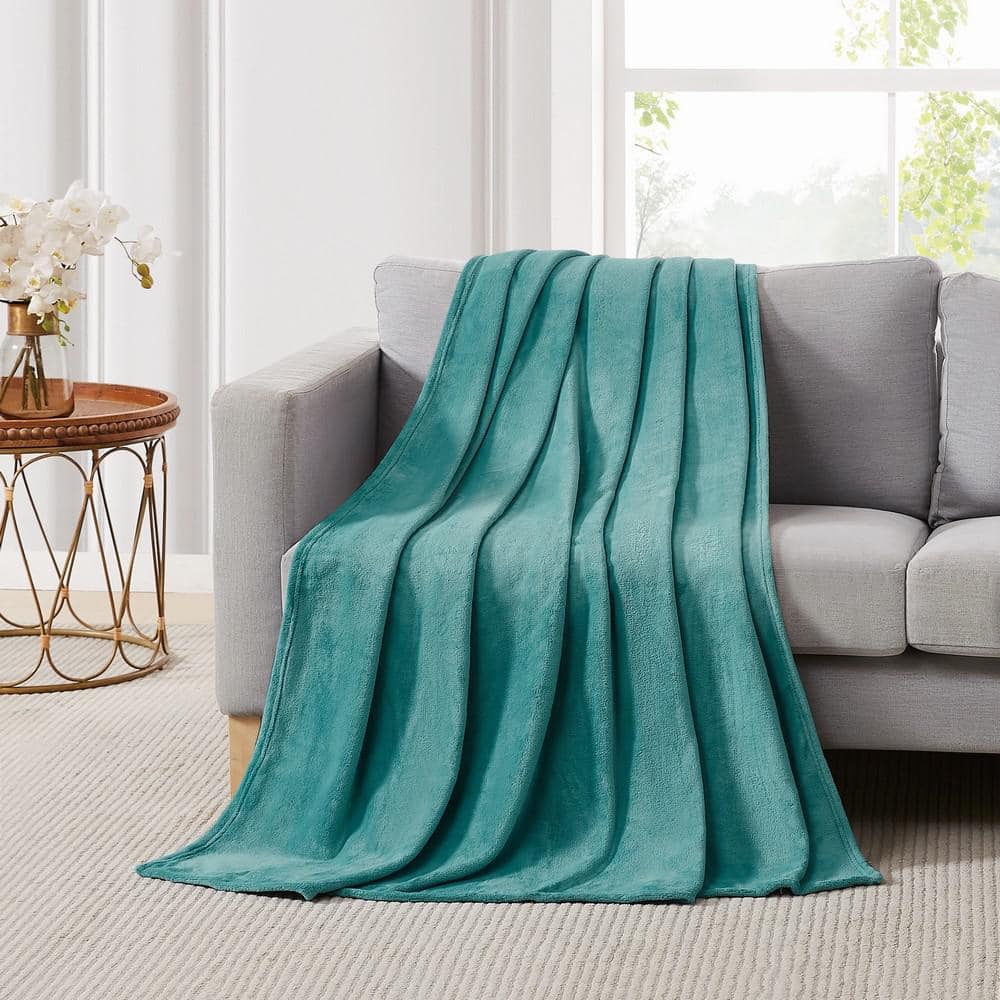 Ultra Plush Polyester Teal 50 x 70 Throw