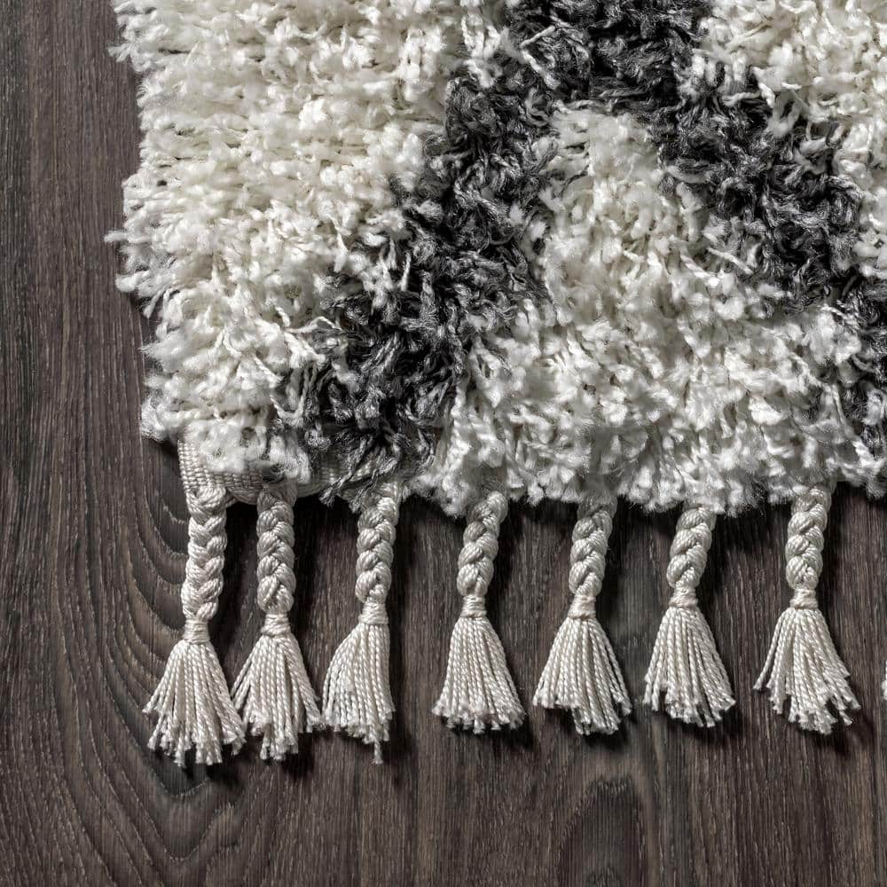 Reversible Grey/Cream Moroccan Geometric Trellis Shag Rug 4' x 6'
