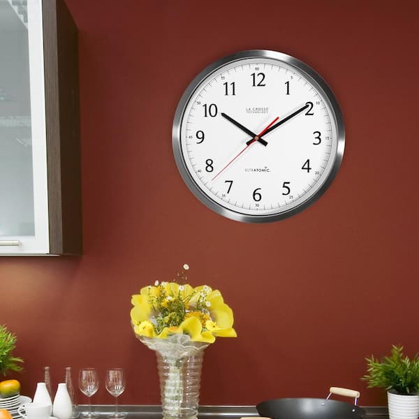 La Crosse Technology 14 Inch UltrAtomic Silver Metal Analog Wall 