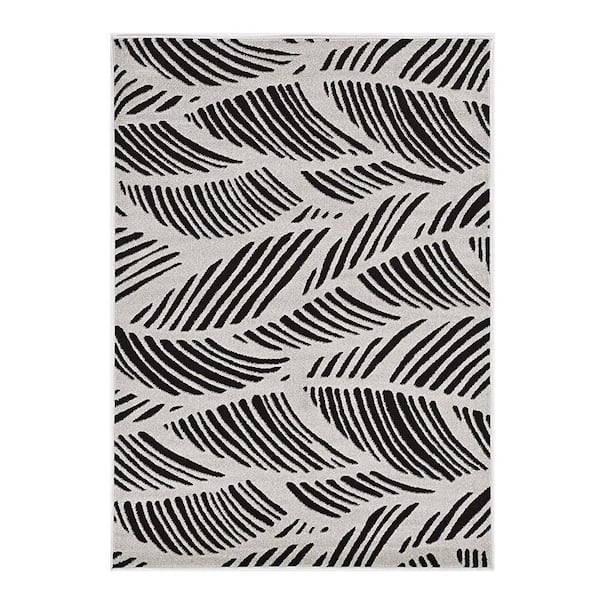 Black, White 7 ft. x 10 ft. Woven Polypropylene Rectangle Indoor/Outdoor Area Rug