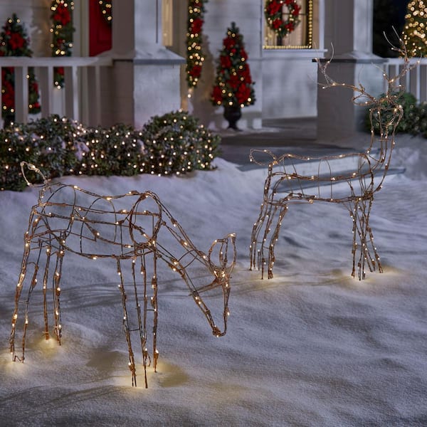 https://images.thdstatic.com/productImages/b035cd80-d01f-4854-b96a-dec8794eb2d8/svn/home-accents-holiday-christmas-yard-decorations-23rt06917134-c3_600.jpg