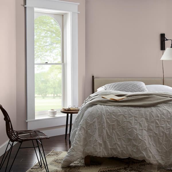 BEHR PREMIUM PLUS 1 qt. #PPU2-06 Wisp of Mauve Flat Low Odor