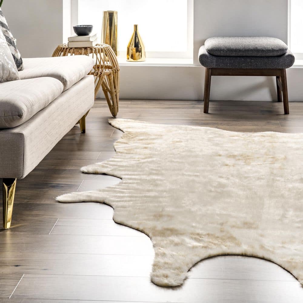 EcoChic Off-White Faux Cowhide 5' x 7' Easy-Care Area Rug