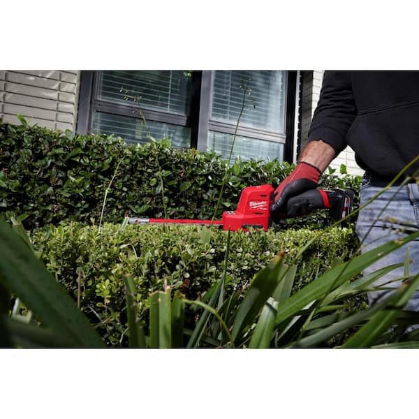 https://images.thdstatic.com/productImages/b06fc2ef-442f-442a-8de9-765efaafcc08/svn/milwaukee-cordless-hedge-trimmers-2533-21-2823-22hd-1f_600.jpg