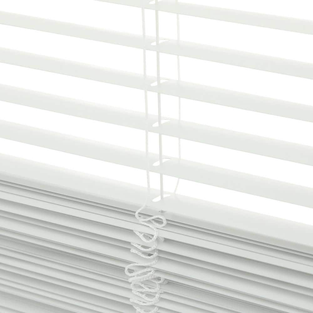https://images.thdstatic.com/productImages/b073ee87-0095-46d1-bf1d-a001a7129c91/svn/white-odl-door-blinds-bwm226401-40_1000.jpg