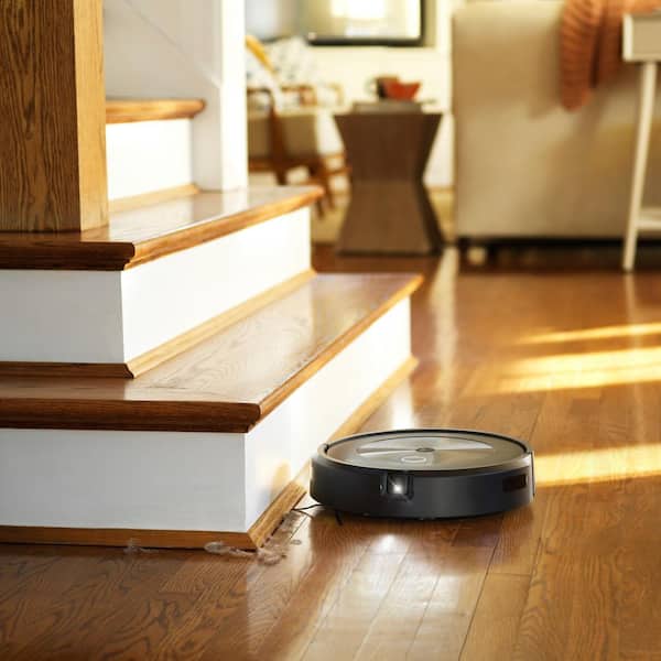 Hurtig daytime Arne iRobot Roomba J7 7150 Robot Vacuum with Smart Mapping, Identifies and  avoids obstacles like pet waste & cords j715020 - The Home Depot