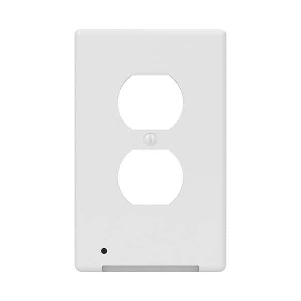 GLOCOVER White 1-Gang Duplex Outlet Wall Plate with Built-In Nightlight