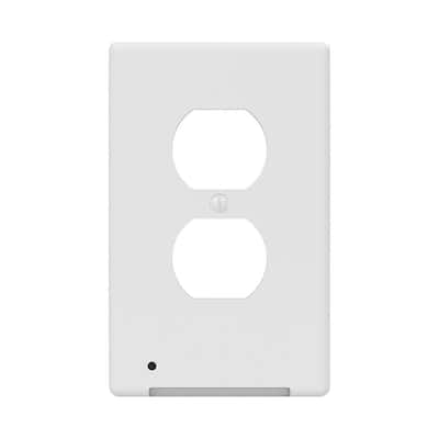 Classic Decor 1 Gang Duplex Plastic Wall Plate with a nightlight - White