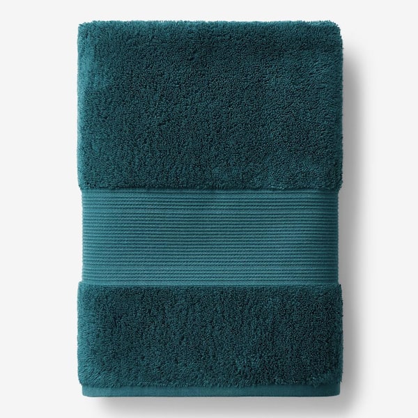 https://images.thdstatic.com/productImages/b0940d3d-b299-4cfb-acc6-c9e8eec04707/svn/forest-green-the-company-store-bath-towels-vj92-bsh-for-grn-64_600.jpg