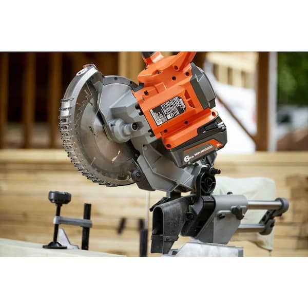 RIDGID - 18V 6.0 Ah and 4.0 Ah MAX Output Lithium-Ion Batteries and Charger Kit with Bag
