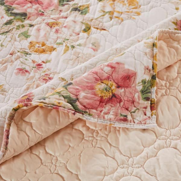 Traditional Patchwork Floral Quilt Set offers of 3