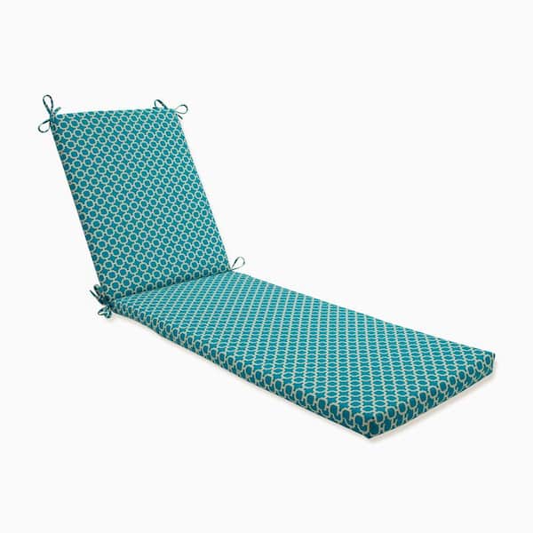 Pillow Perfect 23 x 30 Outdoor Chaise Lounge Cushion in Green/White Hockely
