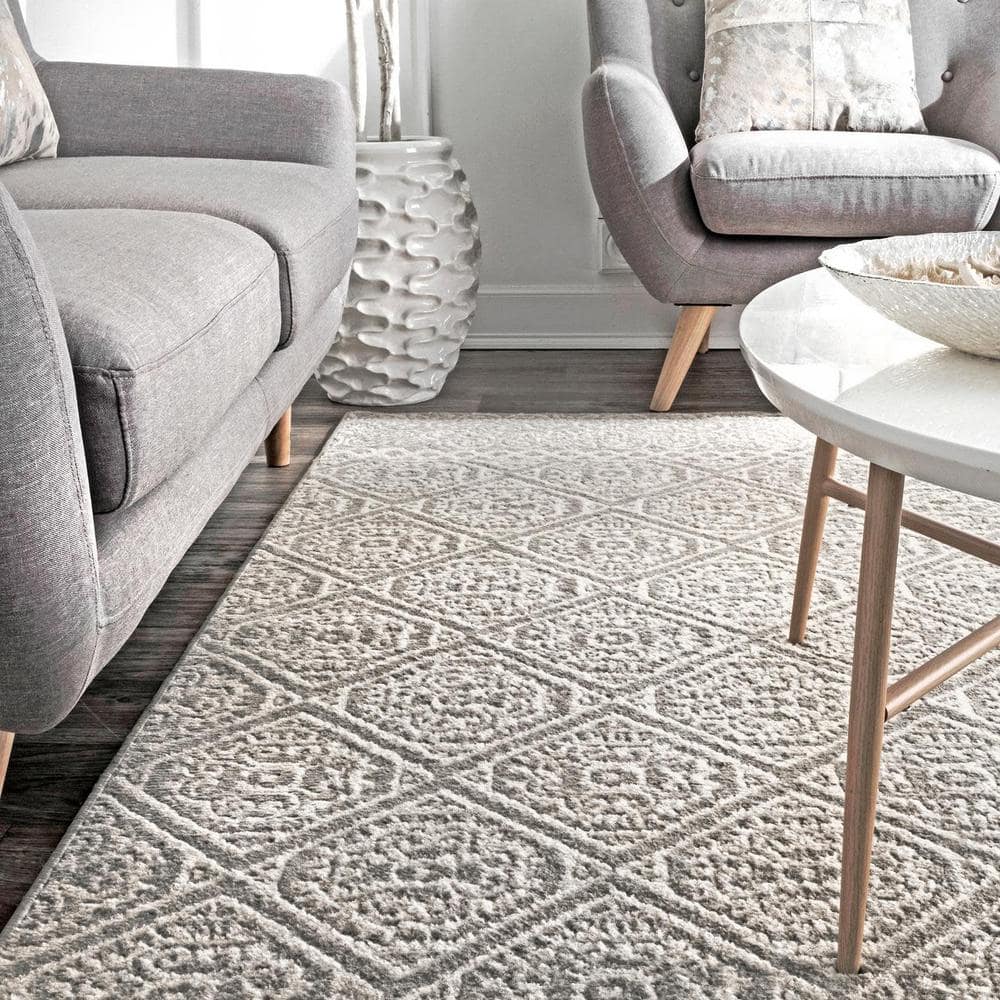 Jeanette Gray and Ivory Synthetic Geometric 2' x 3' Area Rug