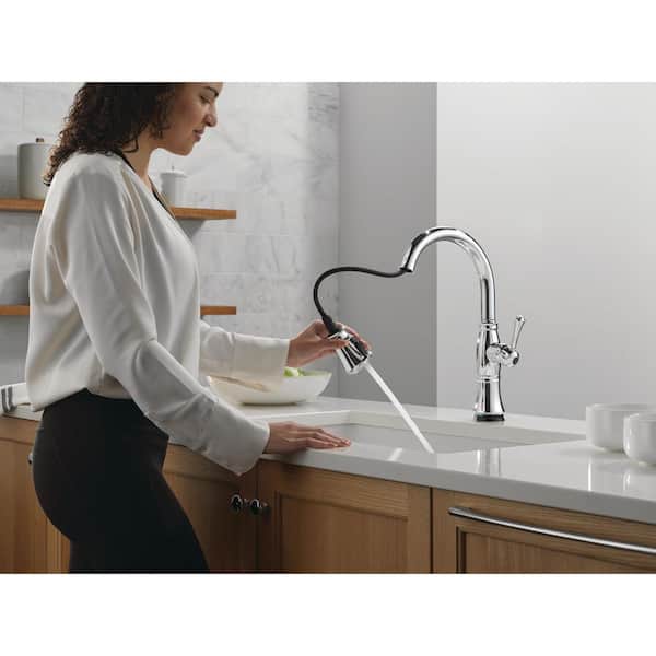 Delta Cassidy Touch/Touchless Chrome 16 in. H Pull Down Sprayer