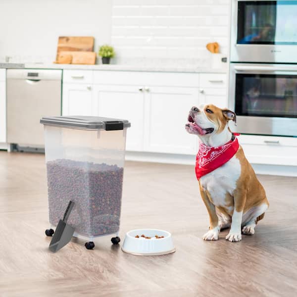 IRIS 37.5 lbs Airtight Pet Food Container in Chrome