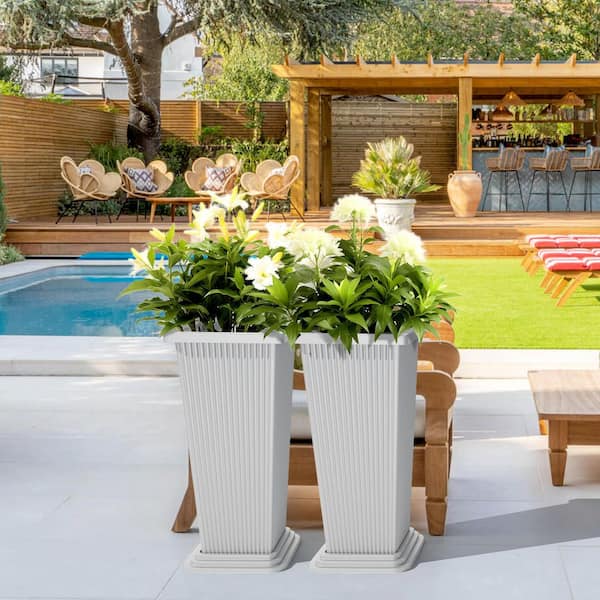 TUYOHW 24 in. Extra-Tall Square Planter-White Plastic (Set of 2)  RW-SCX-HP-673