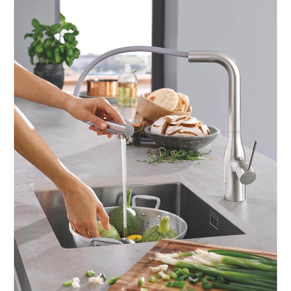 SuperSteel Modern Pull-Out Spray Kitchen Faucet