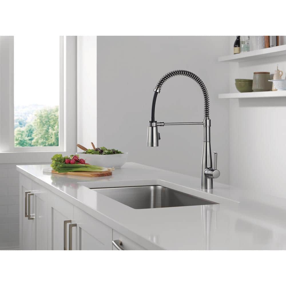 Arctic Stainless Steel Single-Handle Pull-Down Spring Kitchen Faucet