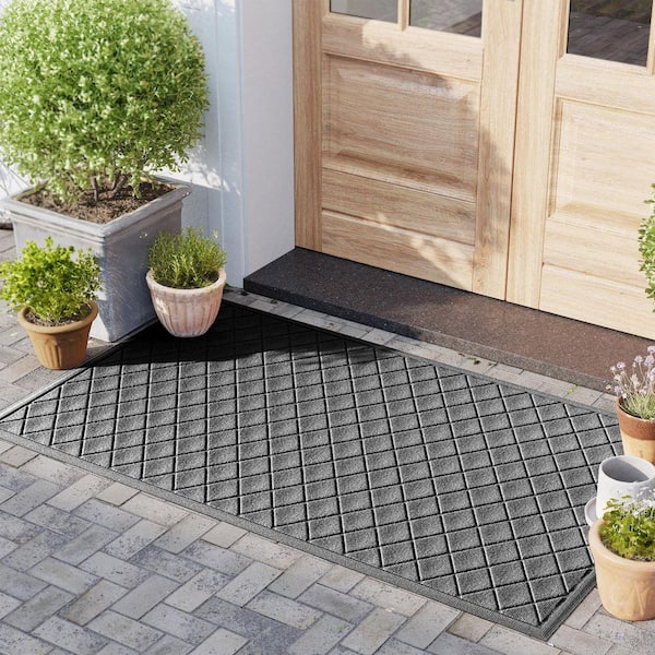 Bungalow Flooring Waterhog Argyle Medium Gray 34 in. x 52 in. PET