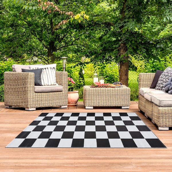 California Black and White 8 ft. x 10 ft. Reversible Indoor/Outdoor Recycled, Plastic, Weather, Water, Stain, Fade