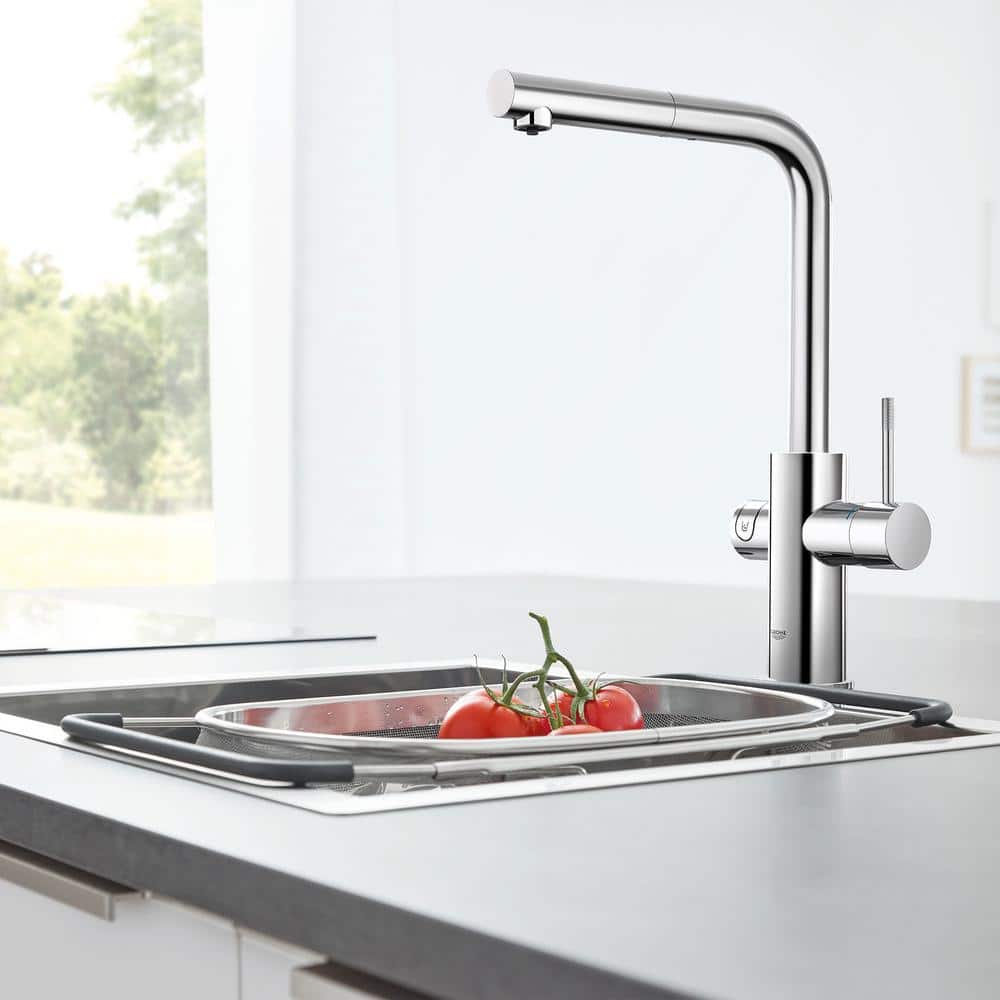 Starlight Chrome Single Handle Pull-Out Kitchen Faucet