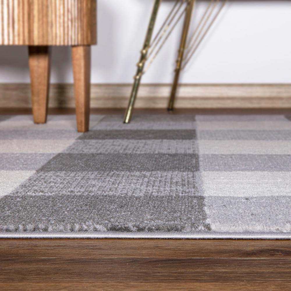 Gray and White Geometric Plaid Synthetic Area Rug 5' x 7'