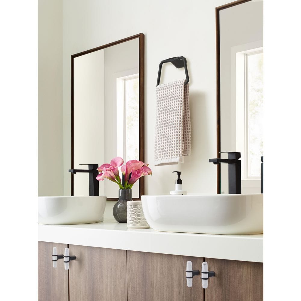 Matte Black Geometric Wall Mounted Towel Ring