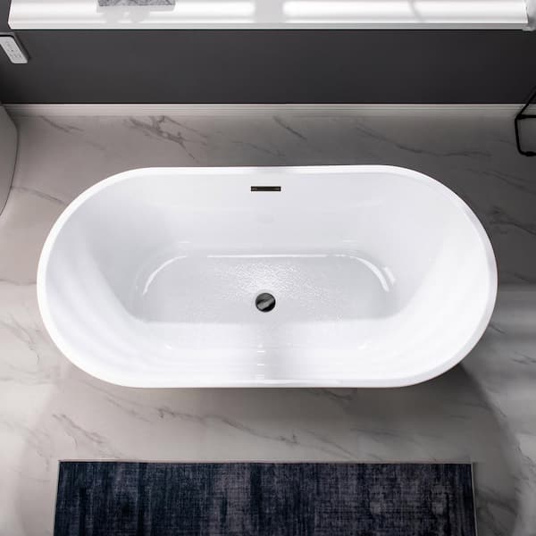 https://images.thdstatic.com/productImages/b15e2d08-bf98-47db-b3e2-c74208a11101/svn/white-with-matte-black-trim-woodbridge-flat-bottom-bathtubs-hbt5768-44_600.jpg