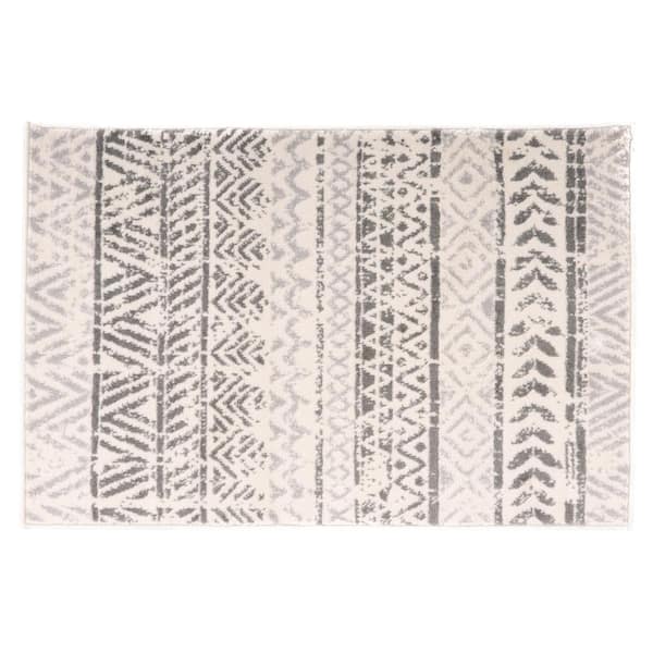 Geometric Bohemian Design 2 ft. x 3 ft. Gray Area Rug