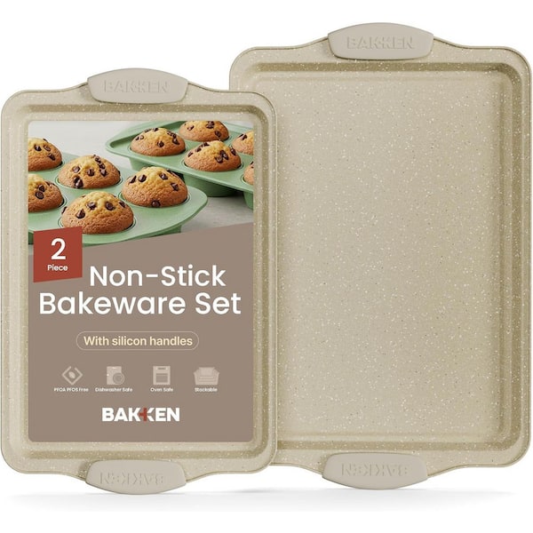 Medium (15.15 x 10.03") and Large (17.1 x 11.8") Carbon Steel Cookie Sheets with White Silicone Handle, Set of 2