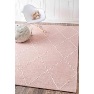 Dotted Diamond Trellis Baby Pink 4 ft. x 6 ft. Area Rug