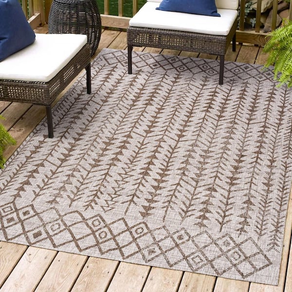 JONATHAN Y Tokay Bohemian Geometric Beige/Brown 5 ft. x 8 ft. Indoor/Outdoor Area Rug
