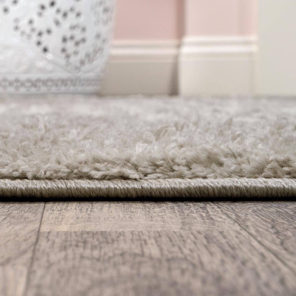 Gray and Ivory Diamond Stripe Geometric Shag Area Rug 4' x 6'