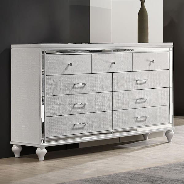 New Classic Furniture Valentino White 9-drawer 66 in. Dresser