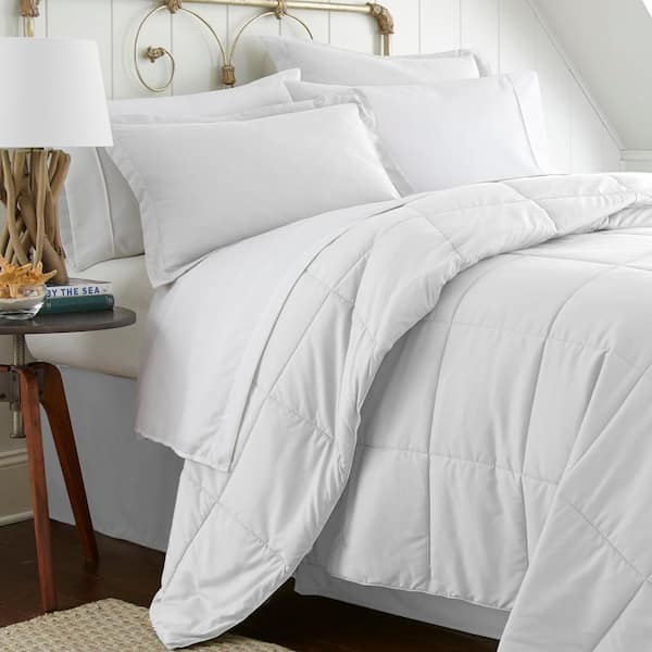 Performance 8-Piece White Queen Comforter Set