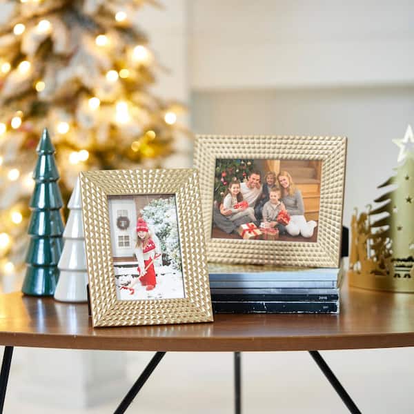 Glitzhome 9.50 in. H Modern Gold Resin Tabletop Picture Frames 4 x 6, 5 x 7 (Set of 2）