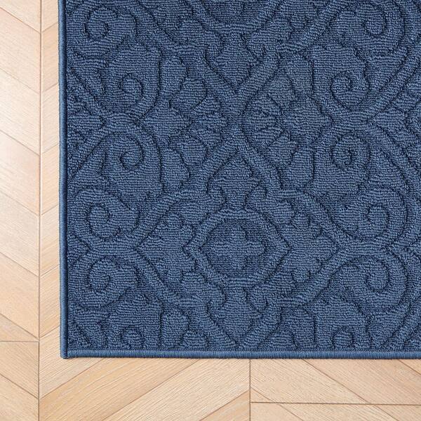 Feya Solid Dusty Navy 2 ft. x 5 ft. Tufted Medallion Polypropylene Runner Rug