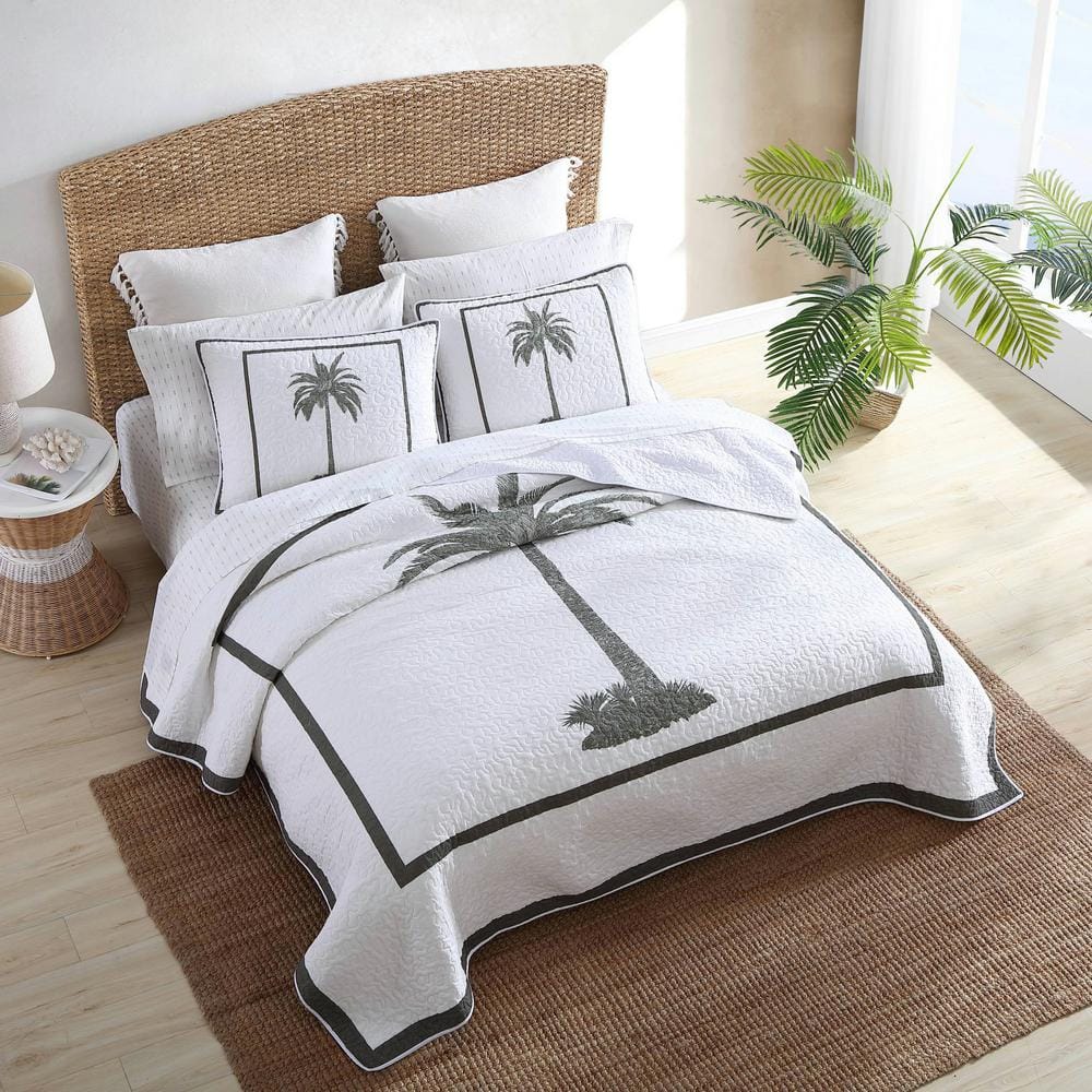 Palm Island King-Sized White Cotton Reversible Quilt Set