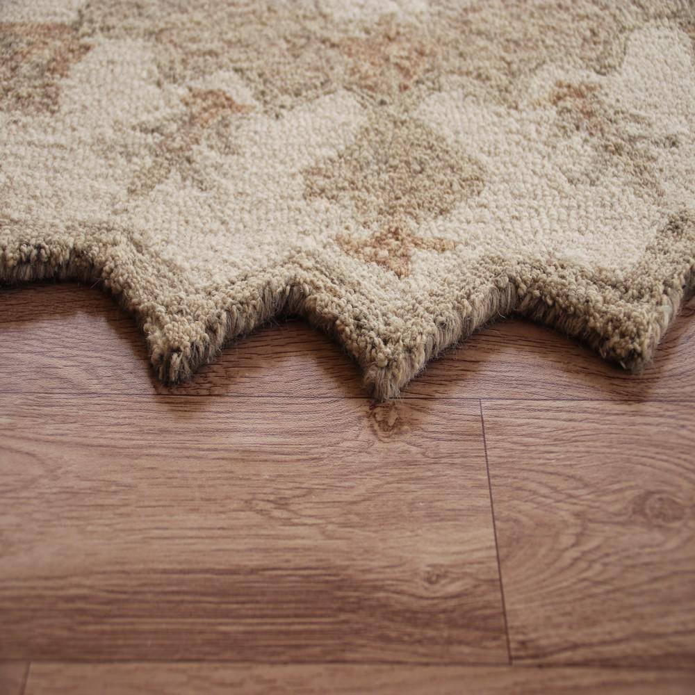 Handmade Beige and White Wool Medallion Rug