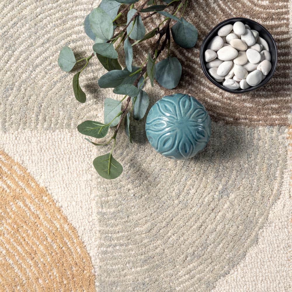 Beige and Light Gray Geometric Wool Tufted Area Rug, 5' x 8'