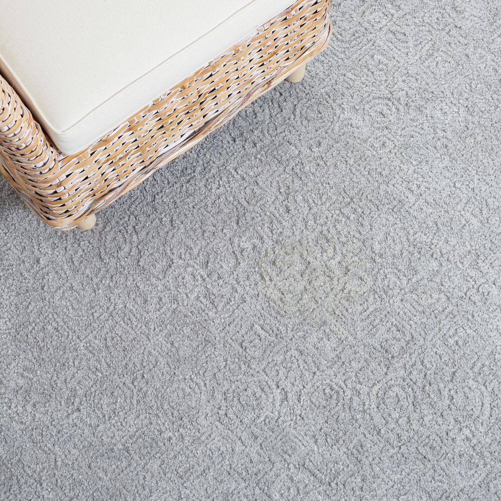 Handmade Gray Tufted Wool and Silk Area Rug 5' x 8'