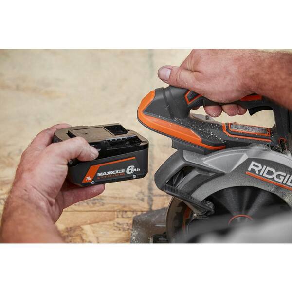 RIDGID - 18V 6.0 Ah and 4.0 Ah MAX Output Lithium-Ion Batteries and Charger Kit with Bag