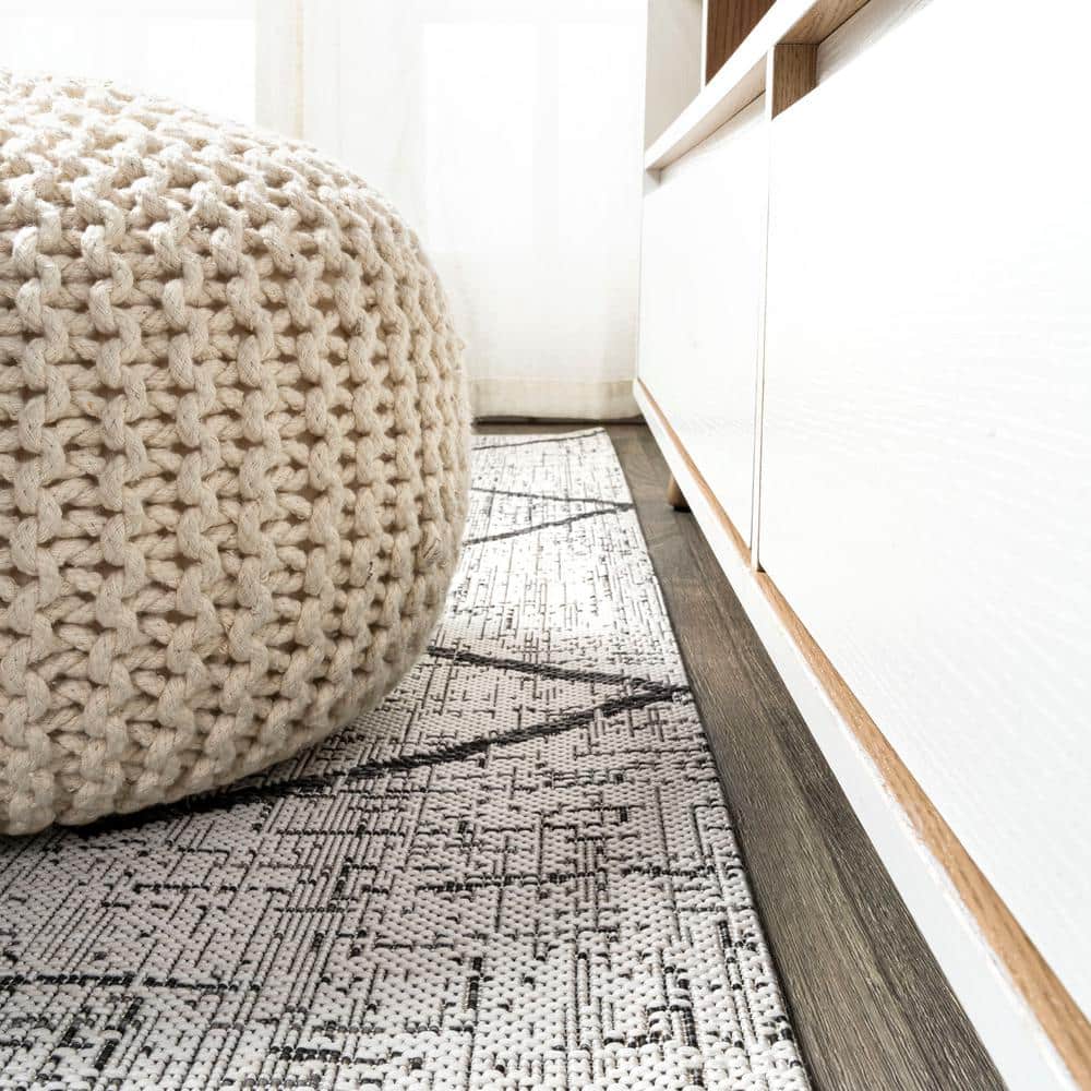 Ivory/Black Synthetic Diamond Trellis Handmade Area Rug