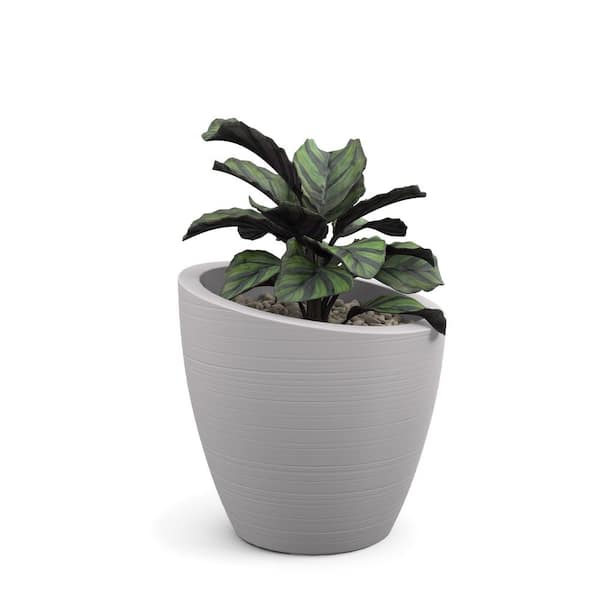 Mayne Modesto 20 in. Round White Polyethylene Planter