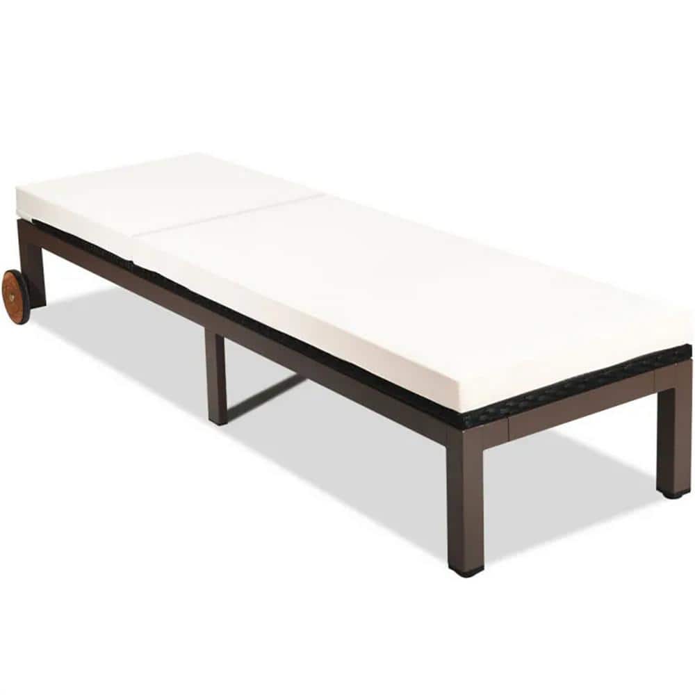 White 1 Piece Metal Outdoor Chaise Lounge Chair without Sunshade with White