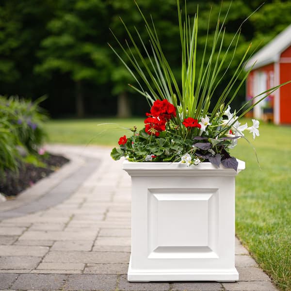 Nantucket 16 in. Square Self-Watering White Polyethylene Planter