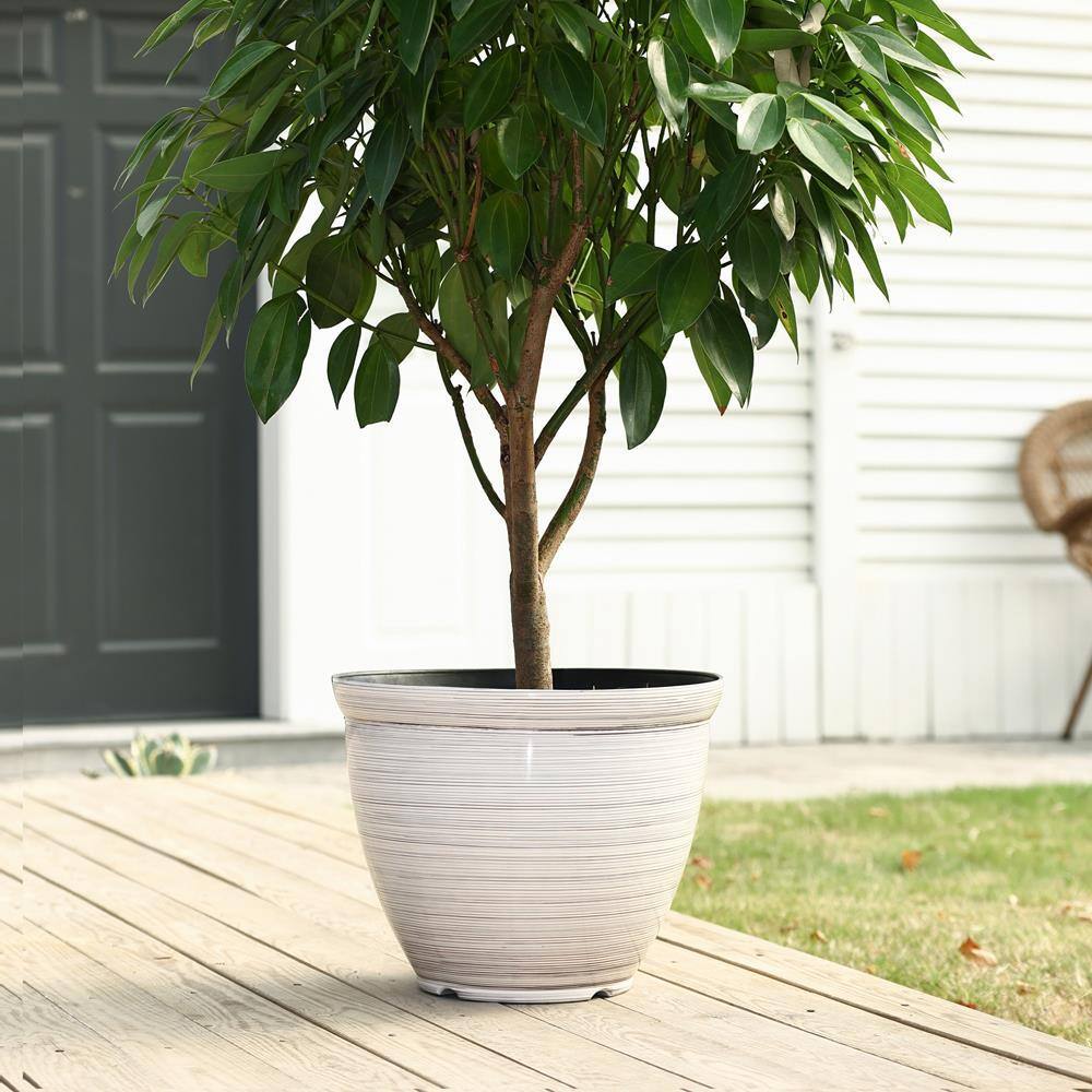 Ivory White Round Recycled Plastic Indoor/Outdoor Planter